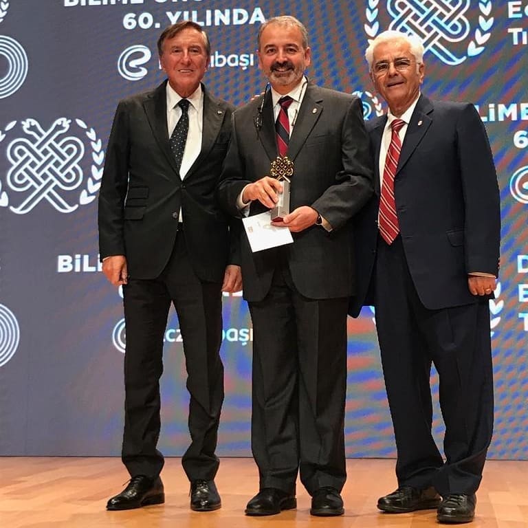 2019 Tıp Bilim Ödülü TAC'82 Ahmet Höke'ye verildi