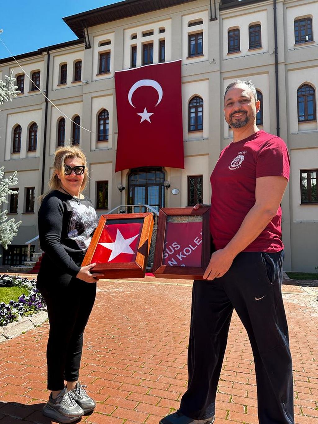Bayrağımız ve Flamamız Tarsus- Adana – Anıtkabir – Ankara’dan sonra şimdi Eskişehir’de!